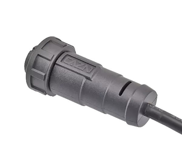 E13 gerader umspritzter Buchsenstecker (Gewinde)