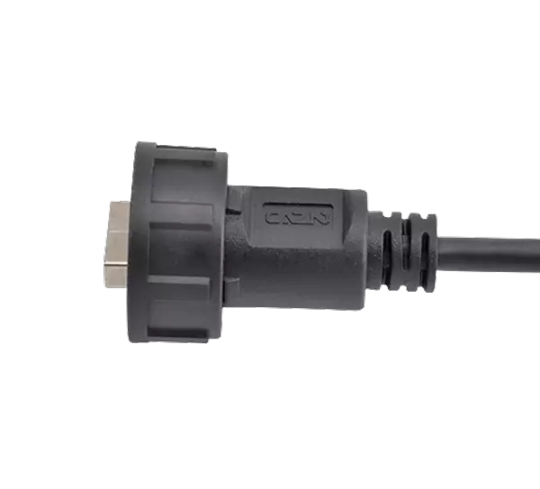 USB-Stecker auf Stecker umspritzt mit Kabel (mit Gewinde)